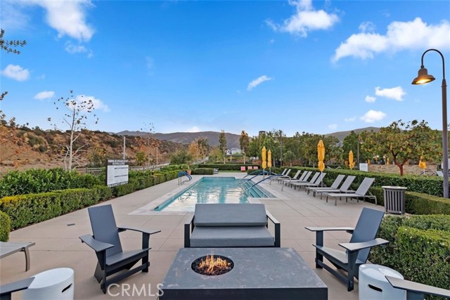 2275 Melogold Way, Corona CA: https://media.crmls.org/medias/b8259047-a32b-4516-a825-ce734dee69be.jpg