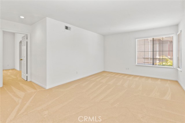 2311 Gillingham Circle, Thousand Oaks CA: https://media.crmls.org/medias/b825c665-264a-46e2-be14-5a664463169a.jpg