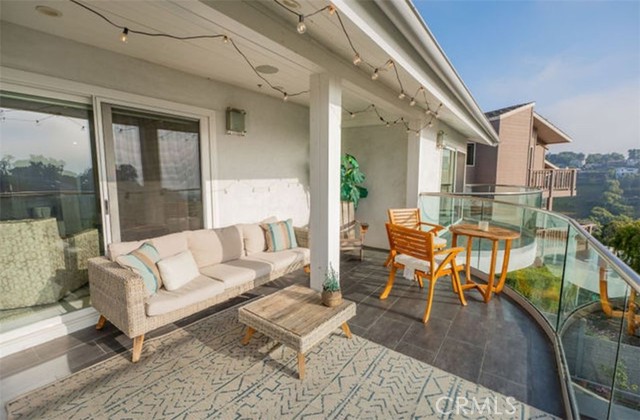 Detail Gallery Image 6 of 22 For 986 Oriole, Laguna Beach,  CA 92651 - 3 Beds | 3 Baths