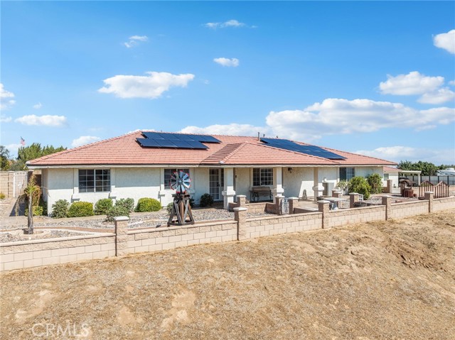 Detail Gallery Image 8 of 60 For 10660 Ranchero, Oak Hills,  CA 92344 - 4 Beds | 3 Baths