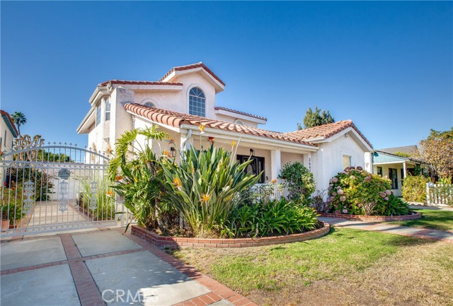 Detail Gallery Image 3 of 39 For 3667 Sawtelle Bld, Los Angeles,  CA 90066 - 5 Beds | 3/1 Baths