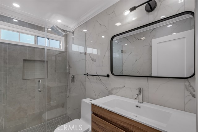 Detail Gallery Image 17 of 42 For 314 Ultimo Ave, Long Beach,  CA 90814 - 4 Beds | 3 Baths