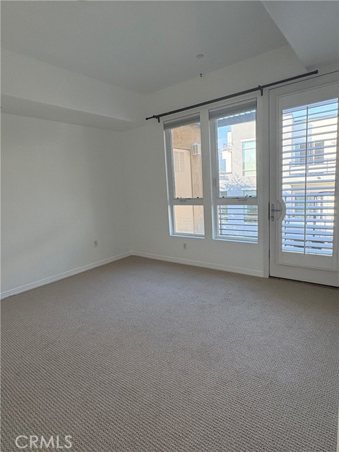 4050 Glencoe Avenue, Marina del Rey CA: https://media.crmls.org/medias/b8277e20-2846-4617-9bd0-0d2a1a8d8736.jpg
