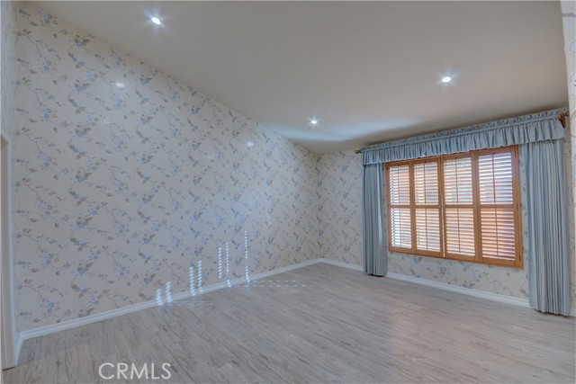 Detail Gallery Image 7 of 23 For 2606 Cañada Bld #201,  Glendale,  CA 91208 - 3 Beds | 2 Baths