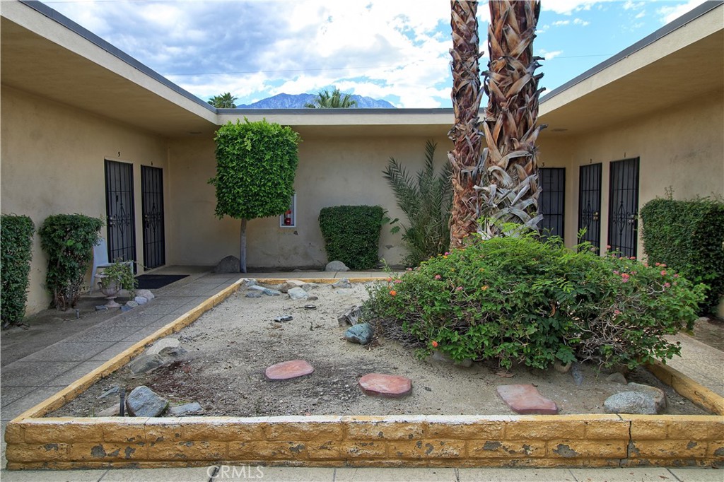 567 Desert Way #2