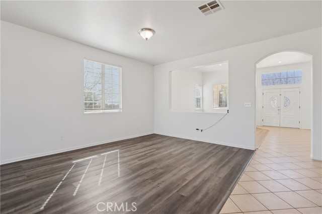 Detail Gallery Image 9 of 24 For 548 Bloomington Ave, Rialto,  CA 92376 - 4 Beds | 3 Baths