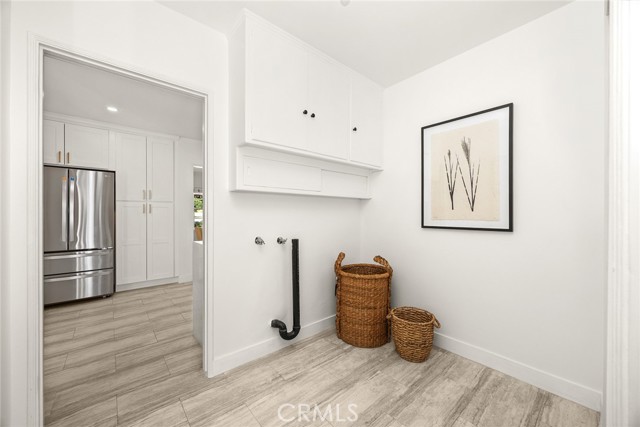852 E Howard Street, Pasadena CA: https://media.crmls.org/medias/b8284796-9dd9-44df-a325-a59348b33fb0.jpg