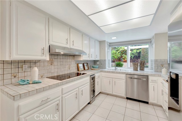 Detail Gallery Image 18 of 45 For 25511 Alisal Ave, Laguna Hills,  CA 92653 - 4 Beds | 2/1 Baths