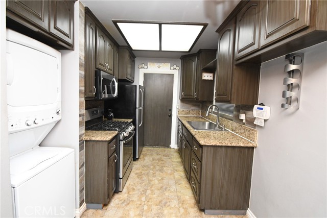 Detail Gallery Image 19 of 27 For 23265 Maribel, Carson,  CA 90745 - 2 Beds | 2 Baths