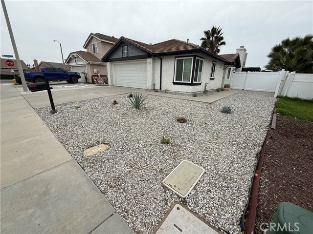 Detail Gallery Image 2 of 25 For 787 Juniper, Hemet,  CA 92545 - 3 Beds | 2 Baths