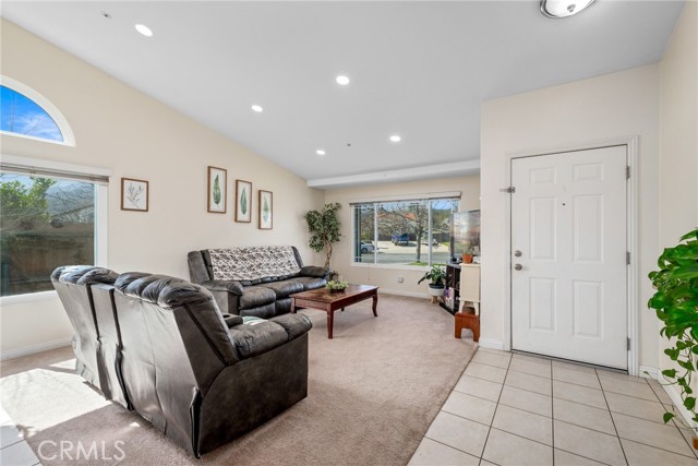 Detail Gallery Image 11 of 40 For 2865 W Rancho Vista Dr, Rialto,  CA 92377 - 4 Beds | 2 Baths