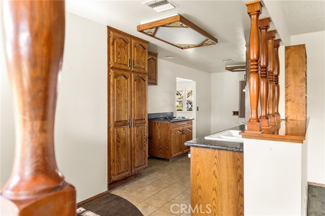 Image 14 of 32 For 625 Valley Street