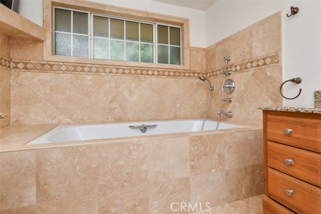 Image 32 of 47 For 16641 Adlon  