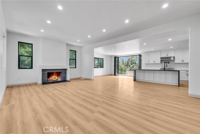 Detail Gallery Image 4 of 39 For 5090 Rockledge, Riverside,  CA 92506 - 5 Beds | 4 Baths