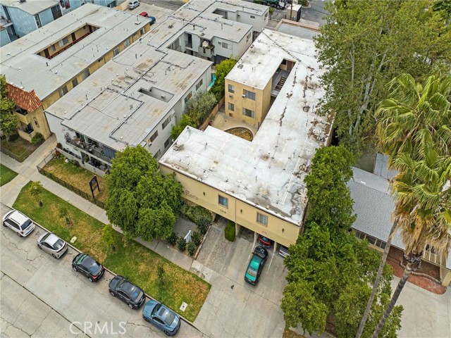 7049 Vassar Avenue, Canoga Park CA: https://media.crmls.org/medias/b82bacaf-7275-402a-b2ad-7bca19a9a1c8.jpg