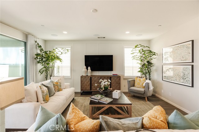 Detail Gallery Image 18 of 75 For 18108 Esker Ln, Canyon Country,  CA 91350 - 5 Beds | 3 Baths