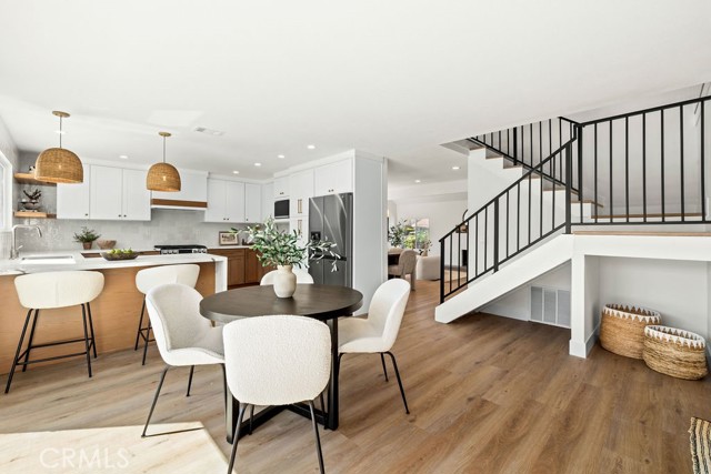 Detail Gallery Image 13 of 43 For 937 Carnation, Costa Mesa,  CA 92626 - 5 Beds | 3 Baths