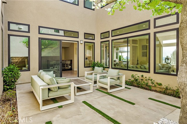 20532 W Birmingham Way, Porter Ranch CA: https://media.crmls.org/medias/b82bcd39-1664-4b8e-8a6a-07210349a08e.jpg