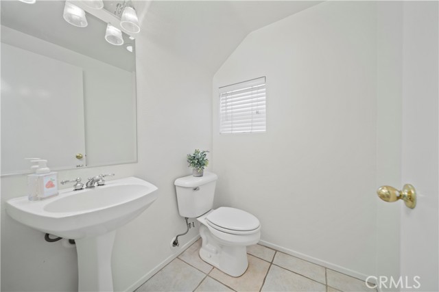 Detail Gallery Image 18 of 43 For 28412 Mayfair Dr, Valencia,  CA 91354 - 3 Beds | 2/1 Baths