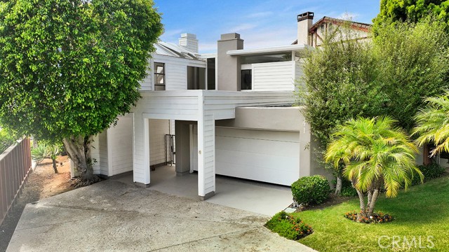 741 Marlin, Laguna Beach CA: https://media.crmls.org/medias/b82e1d10-bdb6-44f6-affa-954a6022d030.jpg