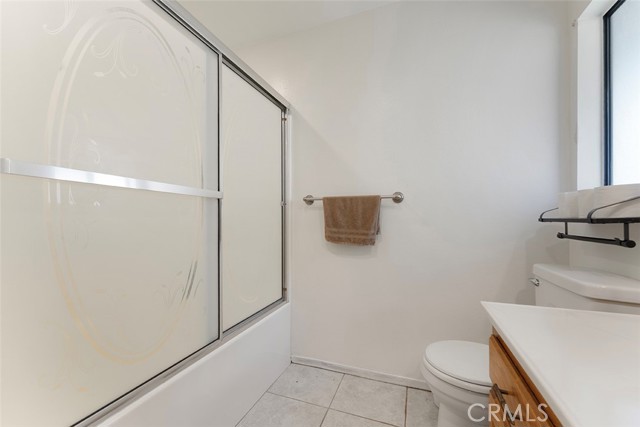 6860 27th Street, Jurupa Valley CA: https://media.crmls.org/medias/b82e4893-47b4-455a-a6ae-6f726b0f4e7d.jpg