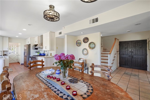 Detail Gallery Image 10 of 60 For 22628 Quinta Rd, Woodland Hills,  CA 91364 - 4 Beds | 2/1 Baths