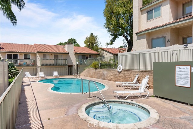 Detail Gallery Image 3 of 32 For 87 Tennessee St #C,  Redlands,  CA 92373 - 2 Beds | 2/1 Baths