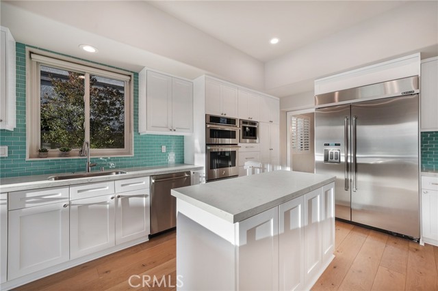 515 Lucia Avenue, Redondo Beach, California 90277, 5 Bedrooms Bedrooms, ,2 BathroomsBathrooms,Residential,Sold,Lucia,SB22045236
