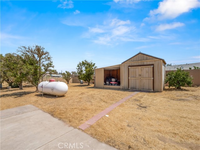 16099 Karen Road, Madera CA: https://media.crmls.org/medias/b82f7c87-88f4-4578-a4c3-0d1ceba78afe.jpg