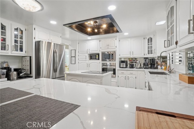 Detail Gallery Image 15 of 65 For 14753 Blue Grass Dr, Helendale,  CA 92342 - 3 Beds | 3 Baths