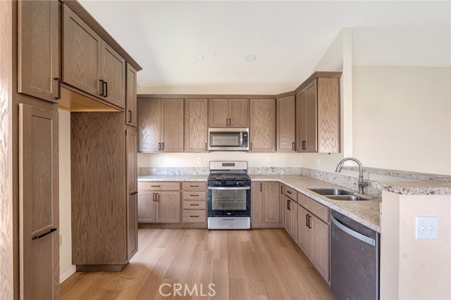 Detail Gallery Image 2 of 28 For 10878 Villa, Adelanto,  CA 92301 - 4 Beds | 2 Baths