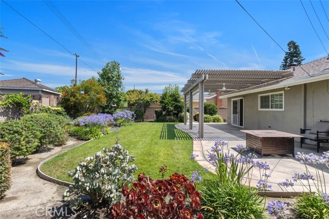 2692 N Fernside St, Orange CA: https://media.crmls.org/medias/b831497e-9a6f-4021-ab0e-0acf7ea2a40c.jpg