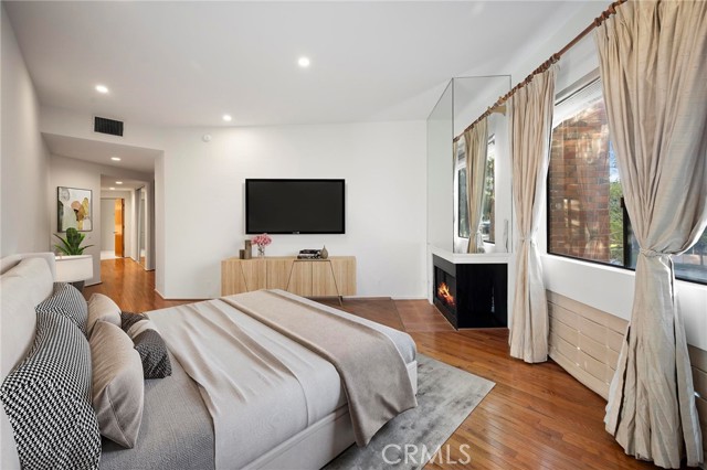 Detail Gallery Image 10 of 27 For 750 S Bundy #108,  Los Angeles,  CA 90049 - 2 Beds | 2/1 Baths