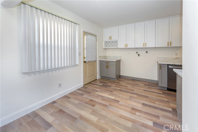 22151 Ingomar Street, Canoga Park CA: https://media.crmls.org/medias/b832ae91-8d71-4ba3-a4b5-36e159c2a29d.jpg