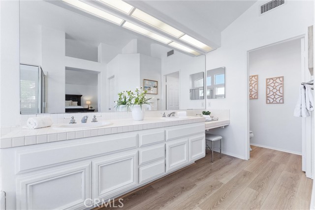 1443 Canyon Crest Drive, Corona CA: https://media.crmls.org/medias/b8335527-0c38-4b51-975a-7f5db180276f.jpg