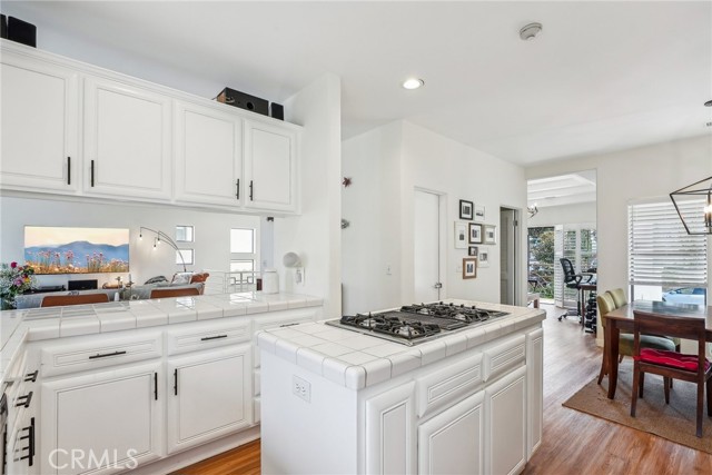 Detail Gallery Image 17 of 46 For 221 S Francisca Ave Unit a,  Redondo Beach,  CA 90277 - 3 Beds | 2/1 Baths