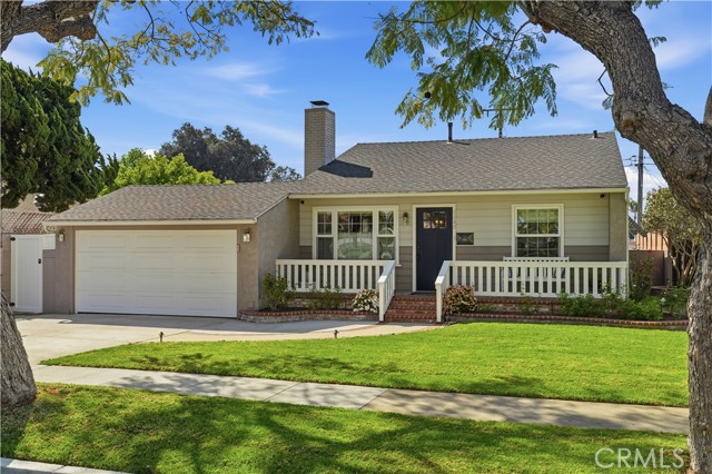 Detail Gallery Image 3 of 58 For 5640 E Parkcrest, Long Beach,  CA 90808 - 3 Beds | 3 Baths