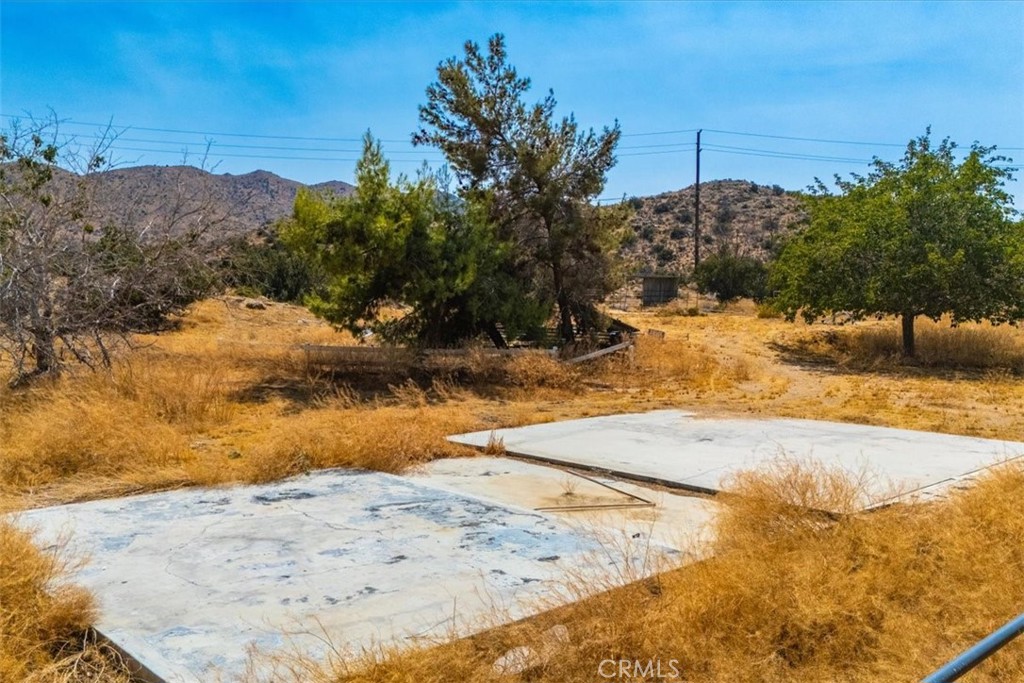 https://media.crmls.org/medias/b835ac4e-0c07-40e6-9ec0-f2aba55c972e.jpg?preset=X-Large