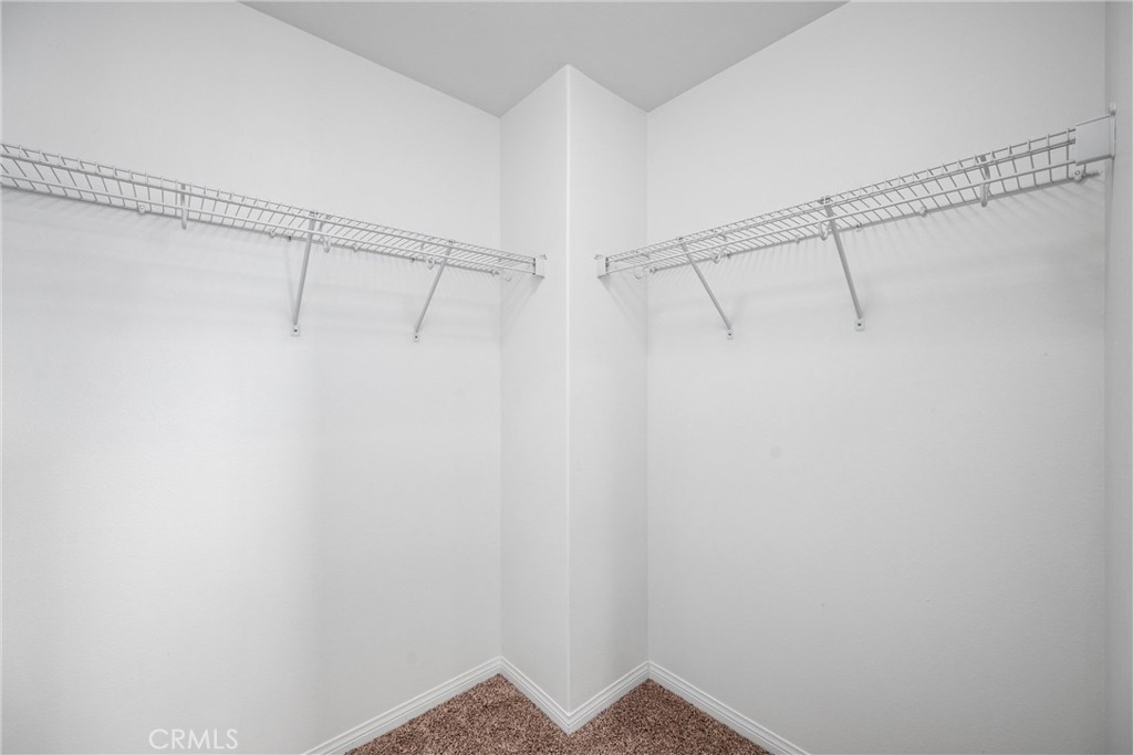 https://media.crmls.org/medias/b8372afc-28e4-4cdc-a5df-ead49a728f20.jpg?preset=X-Large