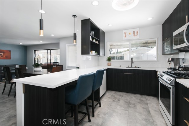 8527 Casaba Avenue, Winnetka CA: https://media.crmls.org/medias/b8377218-0d62-4c34-b04f-5163d5fd340b.jpg