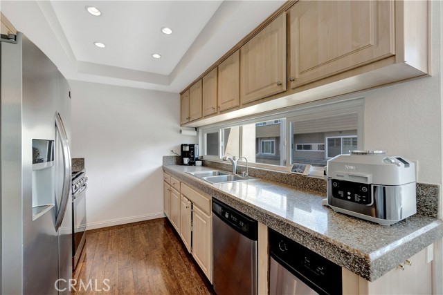 Detail Gallery Image 10 of 53 For 18795 Club Ln, Huntington Beach,  CA 92648 - 3 Beds | 2/1 Baths