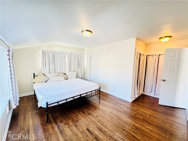 Detail Gallery Image 25 of 44 For 11905 Paso Robles, Granada Hills,  CA 91344 - 4 Beds | 3 Baths