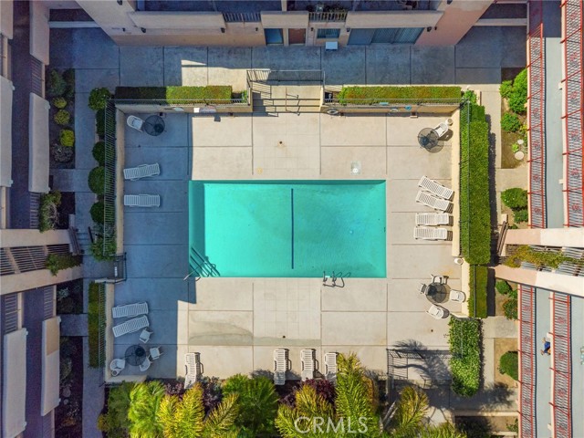 17000 Burbank Boulevard, Encino CA: https://media.crmls.org/medias/b837c0bc-93fd-4f57-a5c9-9a3f126b467f.jpg