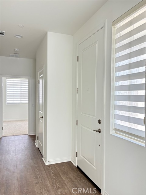4216 South Hummingbird Paseo, Ontario CA: https://media.crmls.org/medias/b839cf3a-326f-4e3b-b17b-128059f65ad1.jpg