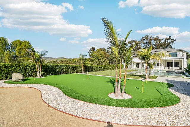 Detail Gallery Image 52 of 75 For 10511 Mary Bell Ave, Shadow Hills,  CA 91040 - 5 Beds | 5/1 Baths