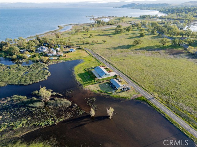 2260 Lakeshore Blvd, Upper Lake CA: https://media.crmls.org/medias/b83aa5c5-ab8d-4513-af68-611a2e206047.jpg