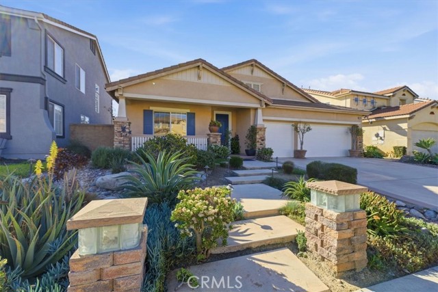 Detail Gallery Image 3 of 50 For 13747 Robinbrook Ct, Corona,  CA 92880 - 4 Beds | 2/1 Baths