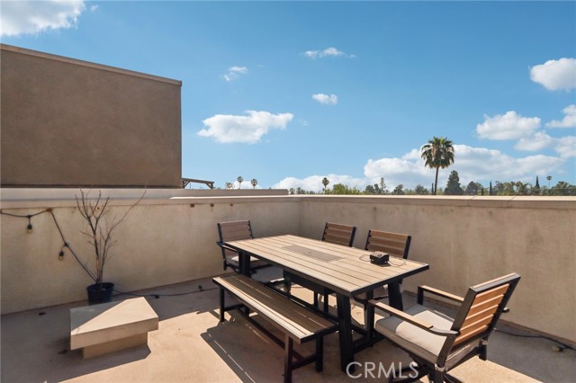 Detail Gallery Image 27 of 37 For 13225 Victory Bld, Valley Glen,  CA 91401 - 3 Beds | 3/1 Baths