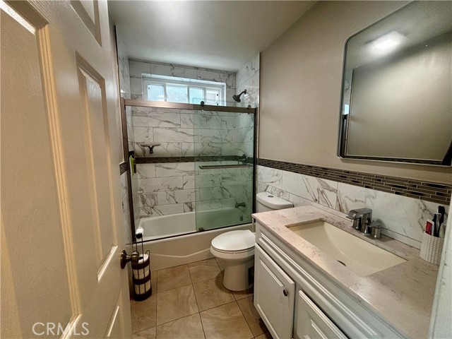 Detail Gallery Image 3 of 19 For 2910 Bradford Pl, Santa Ana,  CA 92707 - 2 Beds | 1 Baths