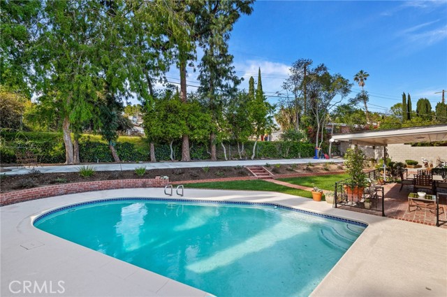 Detail Gallery Image 19 of 27 For 11917 Paso Robles, Granada Hills,  CA 91344 - 3 Beds | 2 Baths